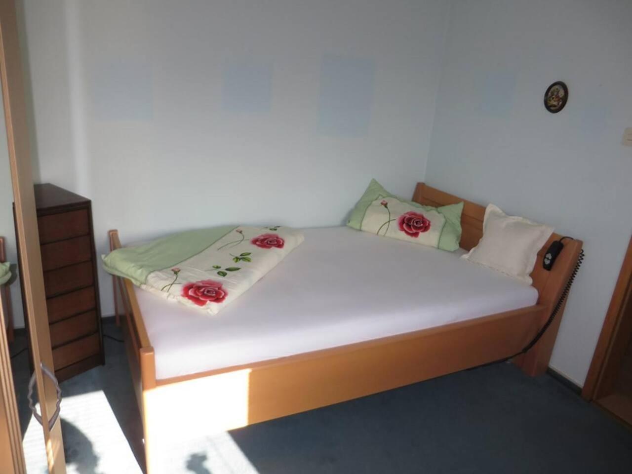 Entire House, Quiet City Location, Garden, Parking Bielefeld Luaran gambar